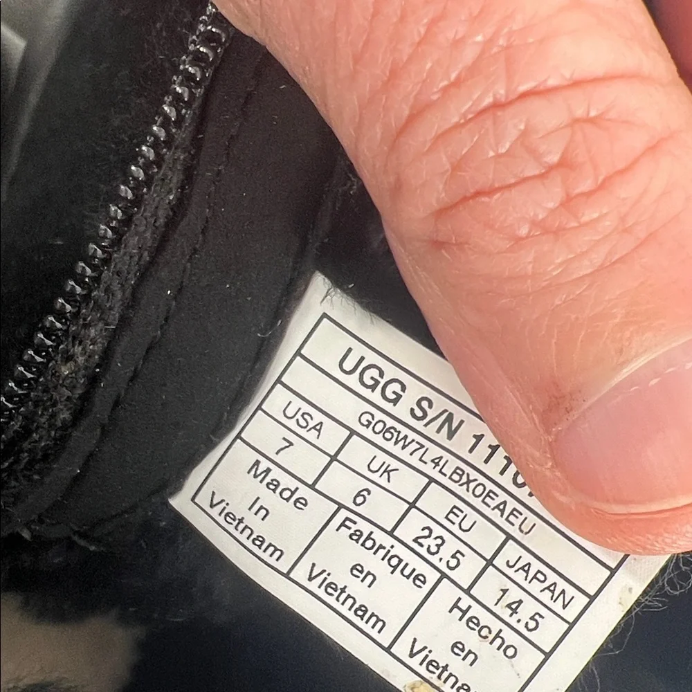 Uggs Whisper Girl Toddler Black Sheepskin Boots Size 7 Zipper